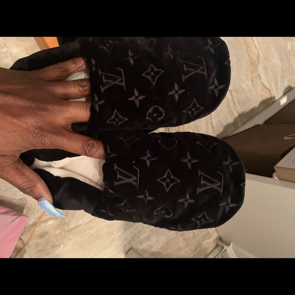 SOLD‼️🎉🥳HP🥳🎉Louis Vuitton monogram dreamy slippers💕 - Picture 4 of 13